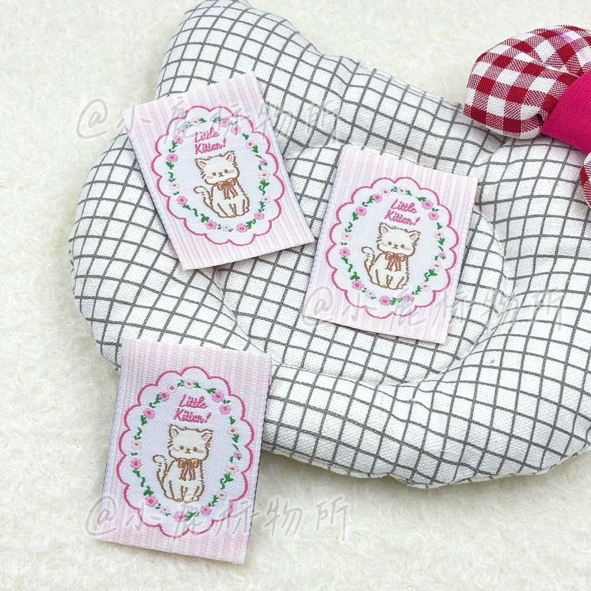 Winter Clothing Label - Koreanischer Stil Blumenmuster Katze mit Fliege